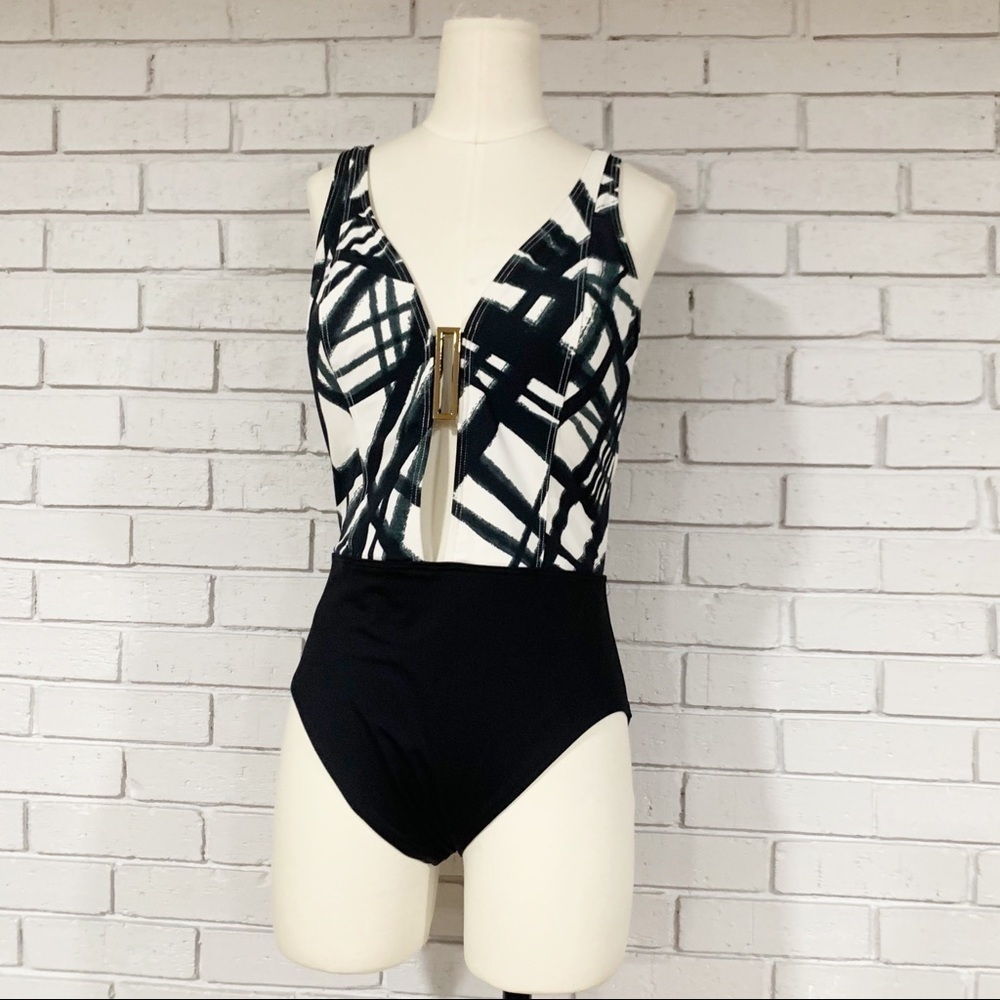 Amoressa Women’s Comet Ursa V-neck‎ swimsuit